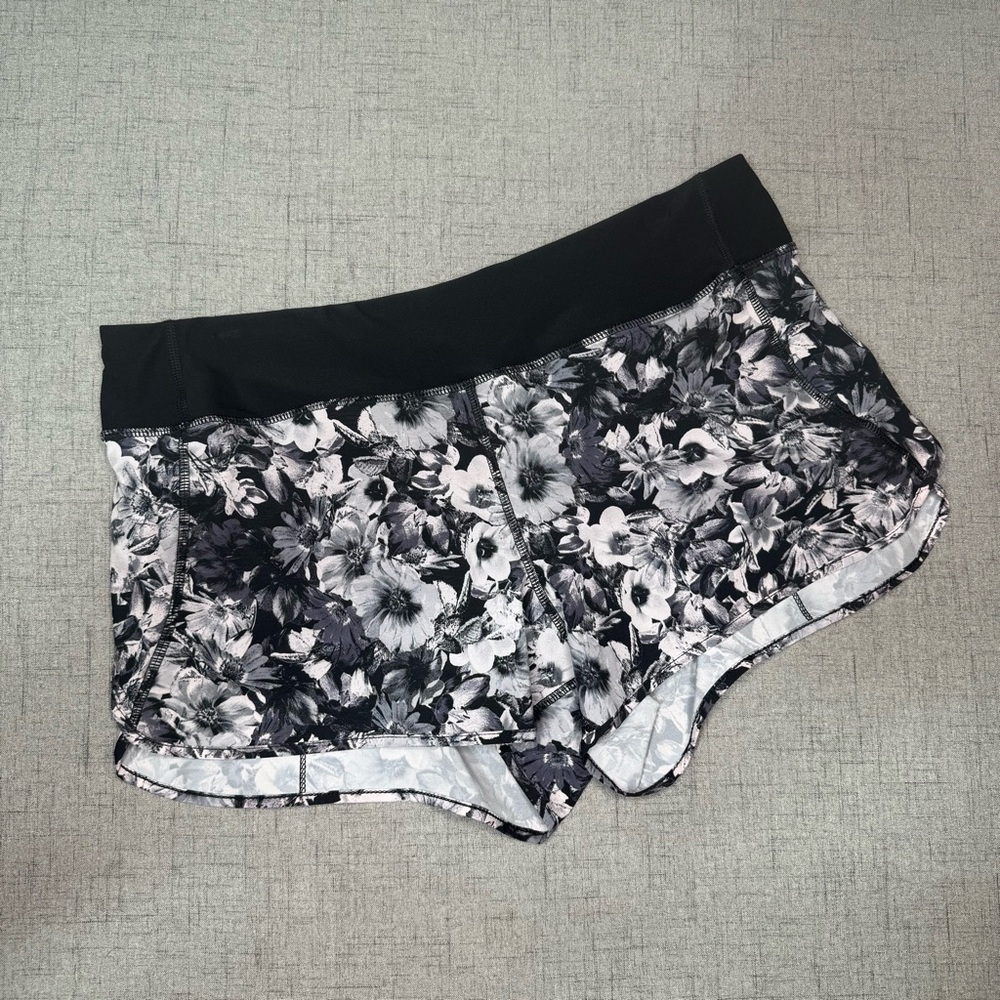 90 Degrees Athletic Shorts Black White Floral Design Size Large - Picture 3 of 7